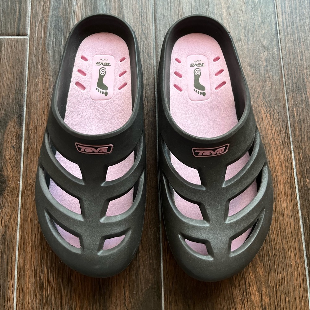 Women’s teva clog sandal